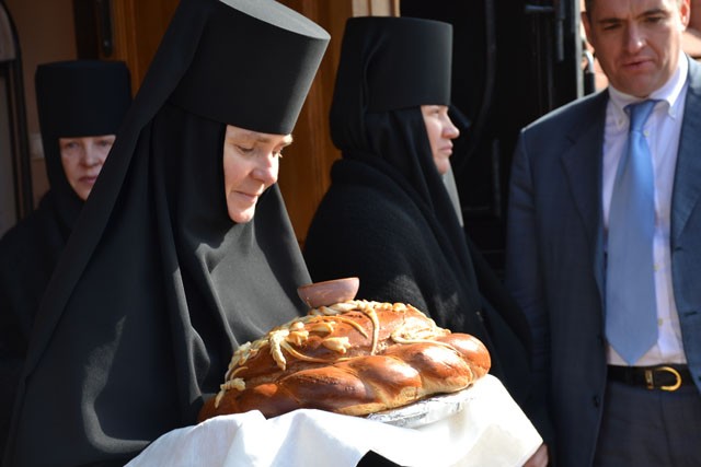 Святейший Патриарх Кирилл посвятил в сан монахиню Ксению
